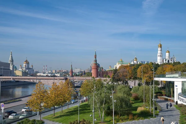 Moscow Russia September 2021 Autumn View Moscow Kremlin Moskvoretskaya Embankment — Stock Photo, Image