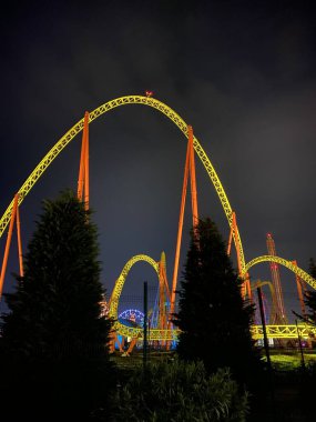 Lunaparkın akşam manzarası