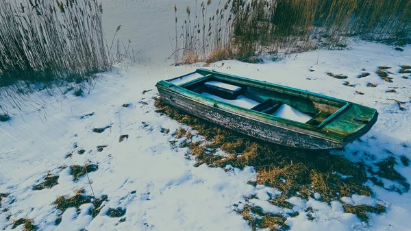 Saison Hiver Avec Vieux Bateau Abandonné Assis Dehors Pendant Saison — Photo