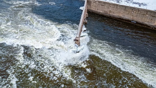 Приближением Весны Вода Реке Ускоряется Сменой Времен Года — стоковое фото