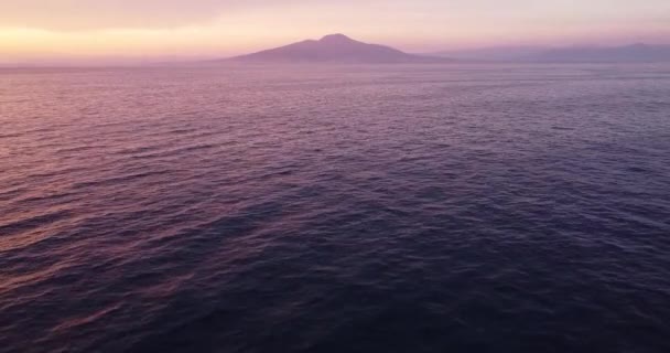 Красивые Цвета Заката Над Океаном Морем Летая Над Закатом Цвета — стоковое видео