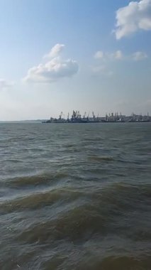 Denizde tekne gezisi