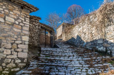 Syrrako Köyü Tzoumerka, Epirus, Yunanistan 'da bir kış günü