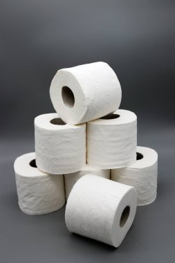 tuvalet kağıdı piramit