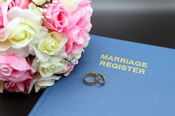 Nikah yüzüklü buket..