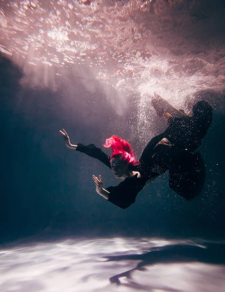 Junge Frau Unter Wasser Einem Schönen Kleid Unterwasser Shooting — Stockfoto