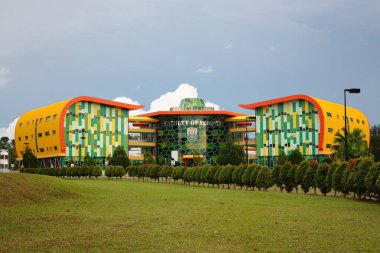 Brunei Darussalam Bilim Üniversitesi 'nin renkli binası