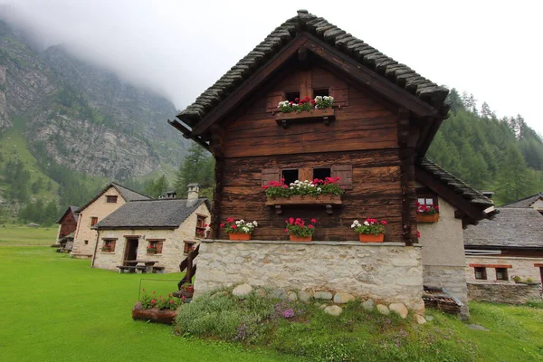 Innenansicht Des Bergdorfes Crampiolo Alpe Devero Lepontinische Alpen Ossola Piemont — Stockfoto