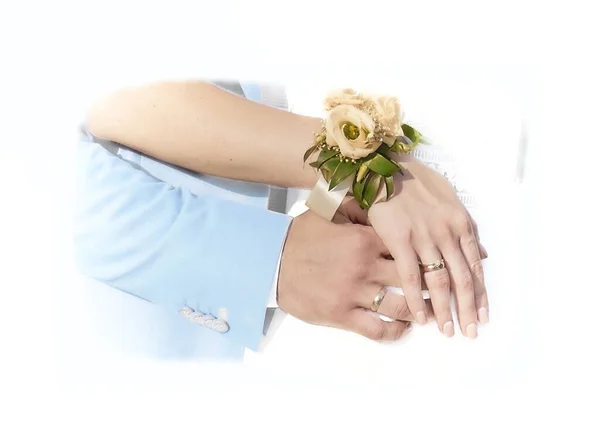 Händer Bruden Och Brudgummen Vigselringar — Stockfoto
