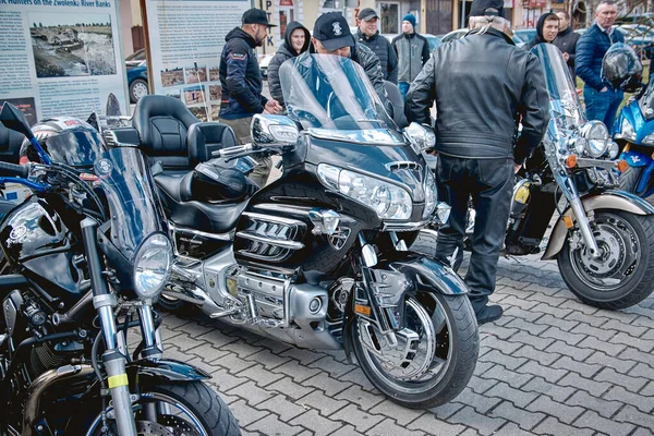 Zwole Mazowieckie Polska 2022 Parking Motocykli Samochodów Grupa Prezentuje Pokaz — Zdjęcie stockowe