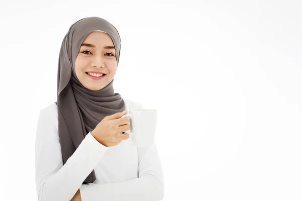 Beautiful Young Asian Muslim Woman Modern Personality Looks Cheerful Friendly — Stok Foto