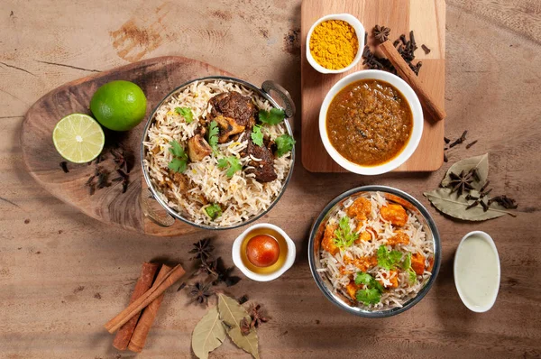 Indische Würzige Hammelfleisch Biryani Und Huhn Biryani Mit Soße Raita — Stockfoto