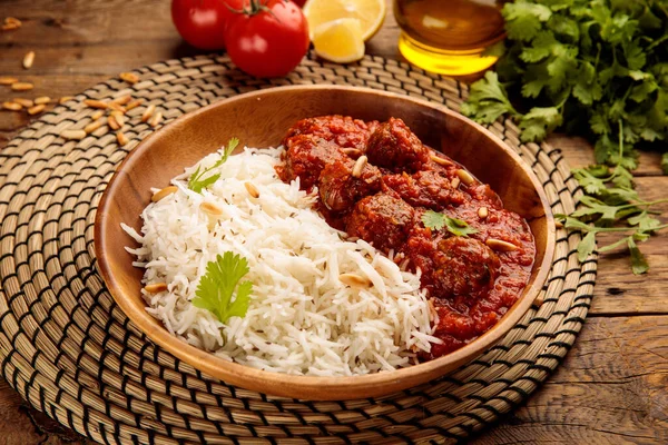 Dawood Basha Meatballs Rice Served Dish Isolated Wooden Background Side — Foto de Stock