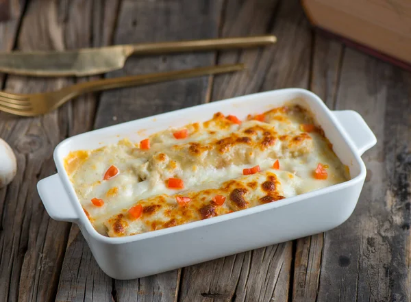 Chicken Cannelloni Pasta Served Dish Isolated Wooden Background Side View — Φωτογραφία Αρχείου