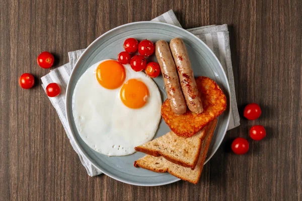 Breakfast Dish Bratwurst Eggs Toast Hasbrown Pancake Bacon Pastrami Fried — Stok fotoğraf