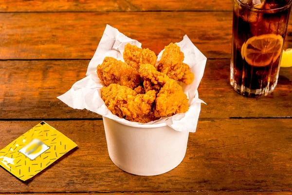 Crispy Boneless Chicken Wings Bites Pieces Drink Ketchup Served Basket — Fotografia de Stock