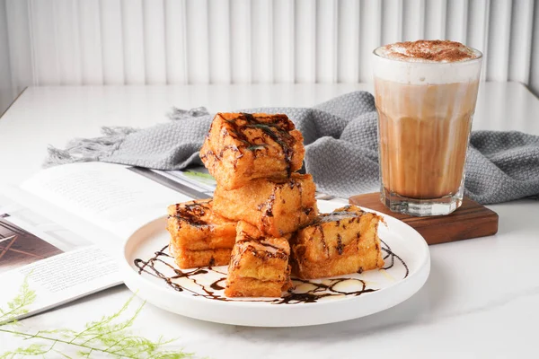 Black White West Toast Milk Tea Served Dish Isolated Wooden — Fotografia de Stock