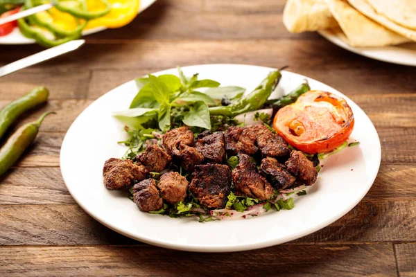 Beef Grill Tikka Boti Kabab Tomato Salad Bread Served Dish — Stock Photo, Image