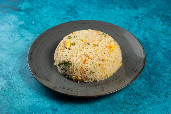Egg Fried Rice Serwowane Naczyniu Izolowane Tle Widok Chińszczyznę Żywności — Zdjęcie stockowe