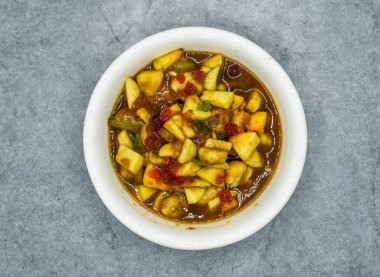 Hint ve Pakistan yemeklerini en üst düzeyde sunan meyveli Chaat.