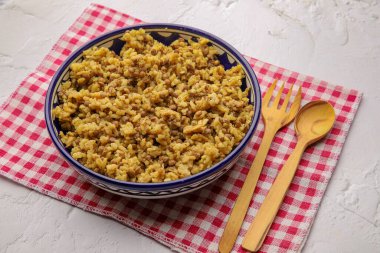 Mujadara - mercimek ve pirinç pilavı, orta doğu mutfağı tarifi