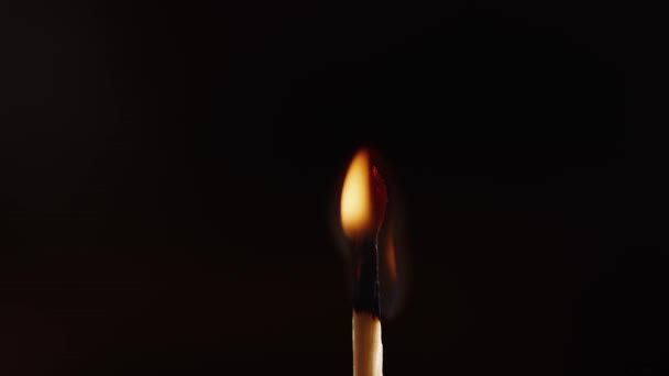 火柴上的橙红色火焰 — 图库视频影像