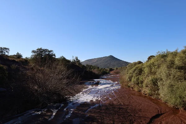 Saint-Guilhem-le-Desert yakınlarındaki Herault Boğazı 'nın kalbindeki Kanyon du Diable' a bakın.