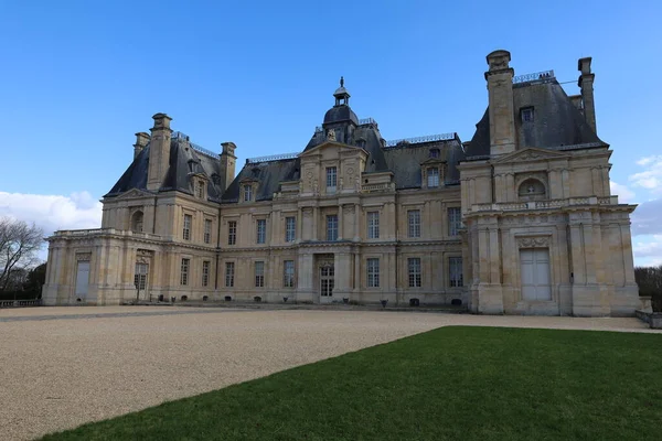 Maison-Laffitte Şatosu 1630 'dan 1651' e kadar Francois Mansat tarafından tasarlandı.