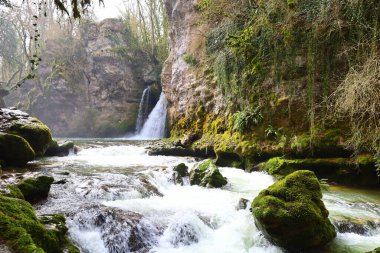 İsviçre 'nin Vaud kantonundaki Ferreyres, La Sarraz ve Chevilly komünleri arasında yer alan 