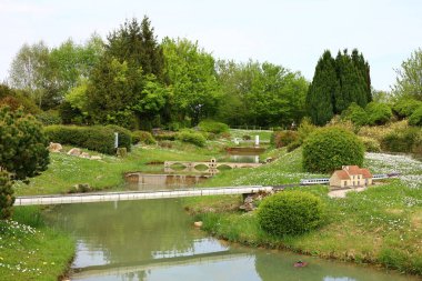 Lancourt 'taki minyatür park turistik merkezi olan 