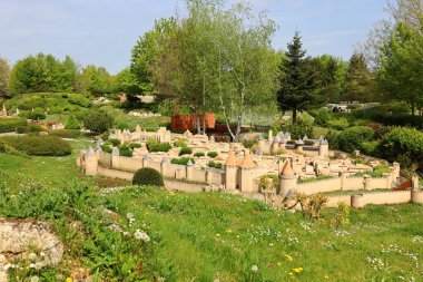 Lancourt 'taki minyatür park turistik merkezi olan 