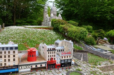 Elancourt 'ta minyatür park turistlerinin uğrak yeri olan 