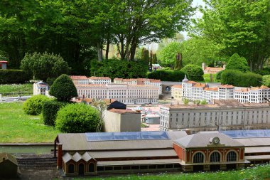 Elancourt 'ta minyatür park turistlerinin uğrak yeri olan 