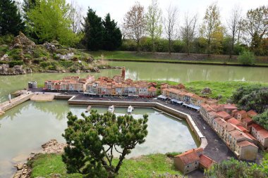 Lancourt 'taki minyatür park turistik merkezi olan 