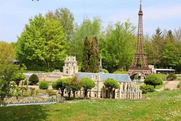 Lancourt 'taki minyatür park turistik merkezi olan 