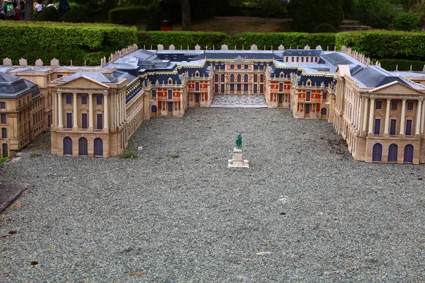 Lancourt 'taki minyatür park turistik merkezi olan 