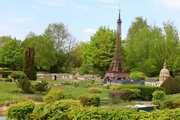 Lancourt 'taki minyatür park turistik merkezi olan 