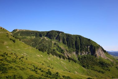 Güney Fransa 'nın Auvergne-Rhne-Alpes bölgesinde yer alan Haute-Savoie' deki bir dağa bakın.