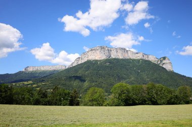 Güney Fransa 'nın Auvergne-Rhne-Alpes bölgesinde yer alan Haute-Savoie' deki bir dağa bakın.