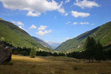 Fransa 'nın güneydoğusundaki Auvergne-Rhne-Alpes bölgesindeki Haute-Savoie departmanındaki Vallorcine komünü' ndeki bir dağa bakın.