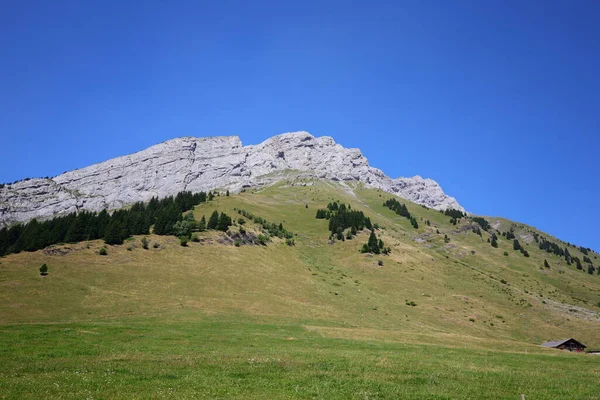 Widok Aravis Range Znajduje Się Tuż Pod Stacją Clusaz Departamencie — Zdjęcie stockowe