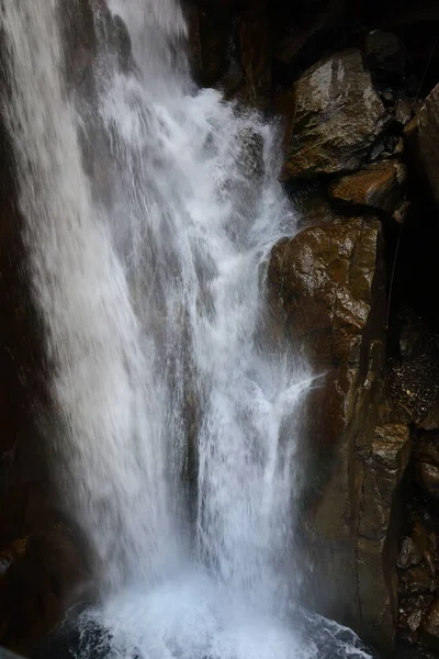 Vista Sobre Cachoeira Berard Situada Comuna Vallorcine Departamento Haute Savoie — Fotografia de Stock