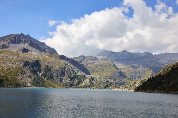 Widok Jezioro Mosson Które Jest Zbiornikiem Wodnym Kantonie Valais Szwajcaria — Zdjęcie stockowe