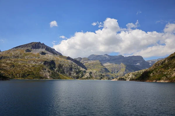 Widok Jezioro Mosson Które Jest Zbiornikiem Wodnym Kantonie Valais Szwajcaria — Zdjęcie stockowe