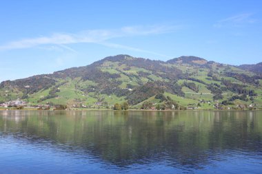 Lucerne Gölü İsviçre 'nin orta kesiminde ve ülkenin dördüncü büyük gölüdür..