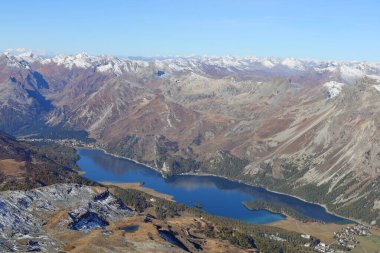 Sils Gölü, Yukarı Lokomotif Vadisi, Grisons, İsviçre 'de bulunan bir göldür.