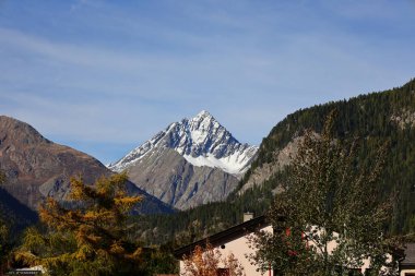 Bernina Geçidi, İsviçre 'nin doğusundaki Graubnden kantonunda, Alplerin Bernina Dağları' nda yüksek bir dağ geçididir.