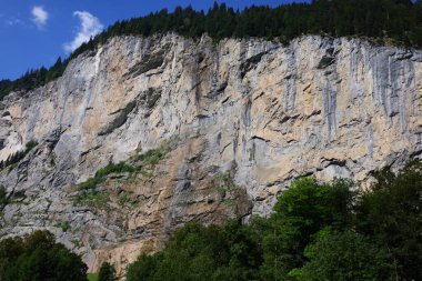 Lauterbrunnen İsviçre 'nin Bern kantonuna bağlı Interlaken-Oberhasli yönetim bölgesinde bir köy ve belediyedir.. 