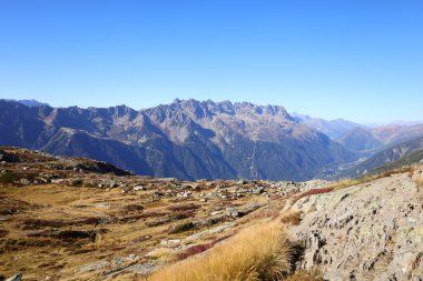 Aiguille du Midi, Fransa 'nın Haute-Savoie şehrinde Chamonix-Mont-Blanc-Blanc' ın üzerindeki Mont-Blanc 'ta yer alan bir zirve.
