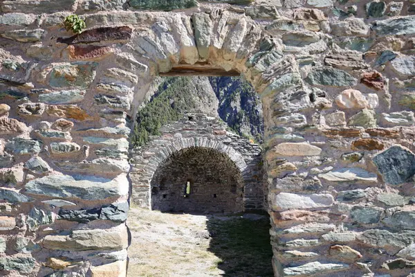 Graines Şatosu, Aosta Vadisi 'nde, Aosta Vadisi' nde bulunan ve aynı adı taşıyan bir şato.